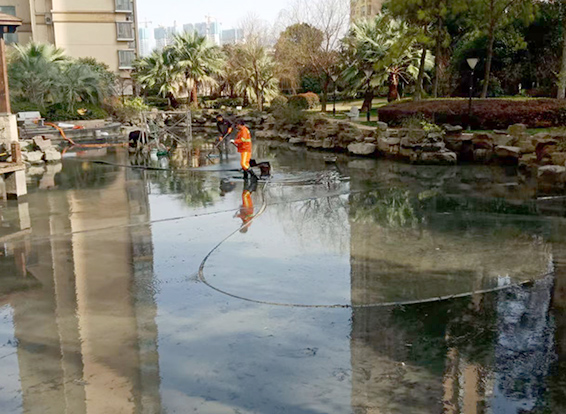 永顺景观池淤泥清理